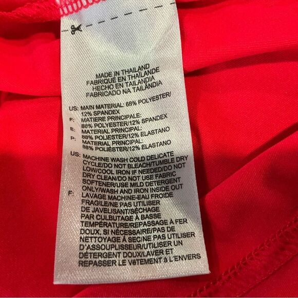 Reebok Red Graphic Crop Tee Cap Sleeve - Picture 7 of 7